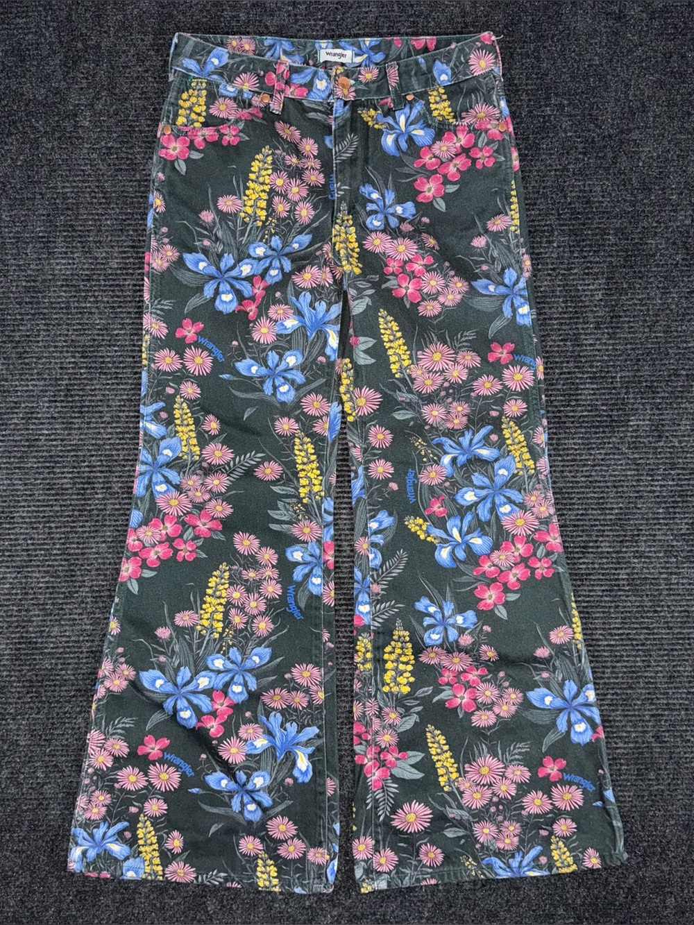 Anthropologie x Wrangler Wanderer High Rise Flare Jeans Floral Sz 28 x 32 Retro